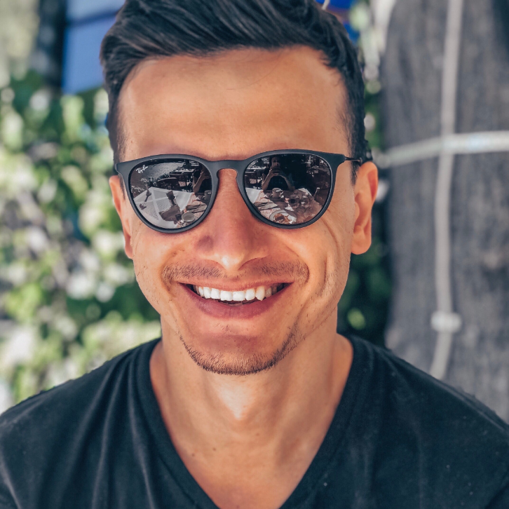 Олег Упилков