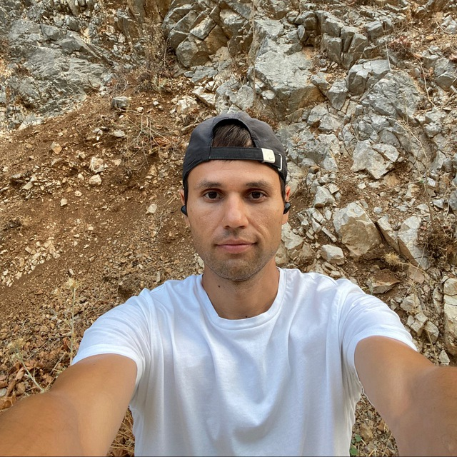 Руслан Насреддинов